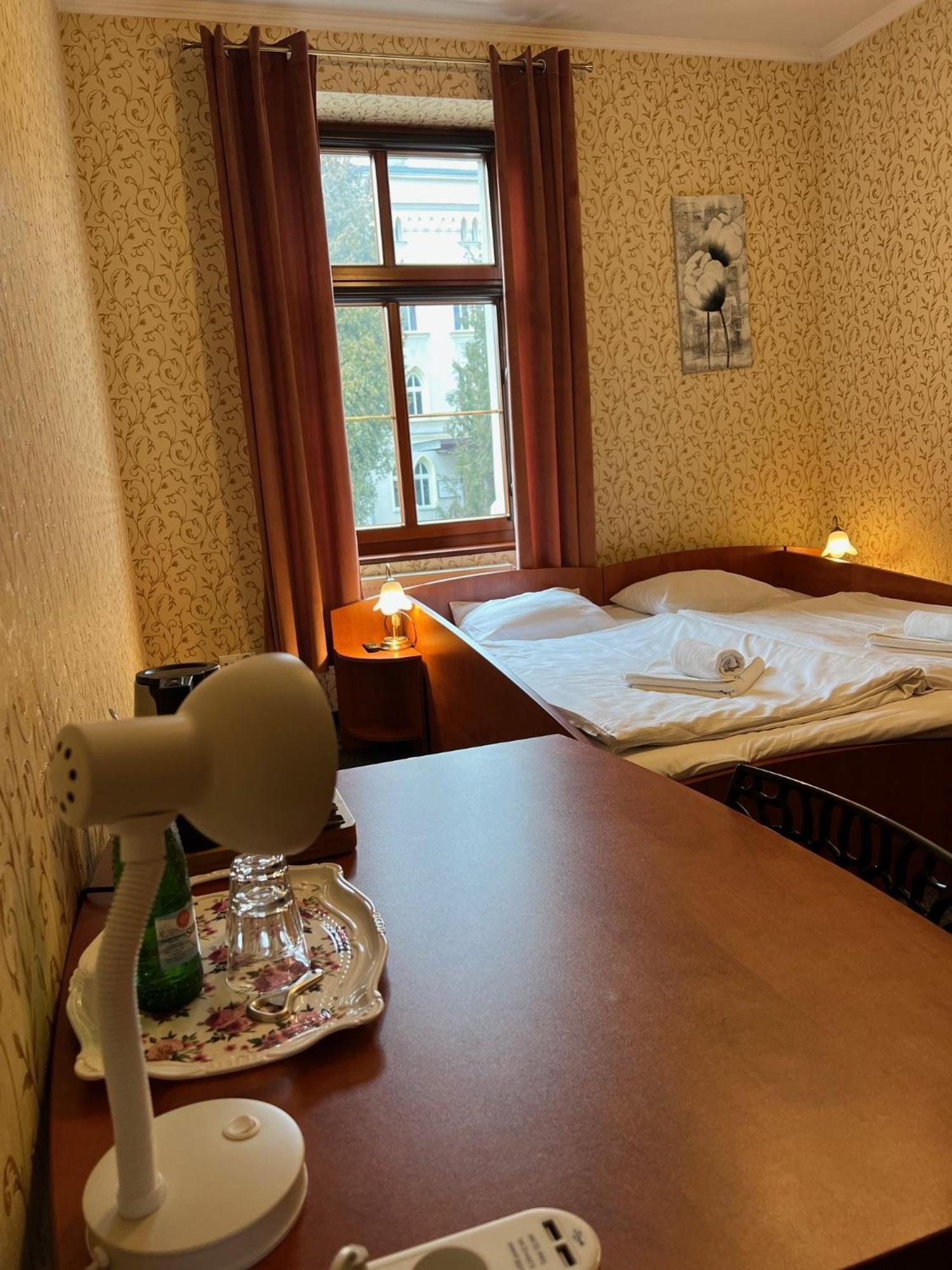 Hotel I Restauracja Castle Bystrzyca Klodzka Exterior photo